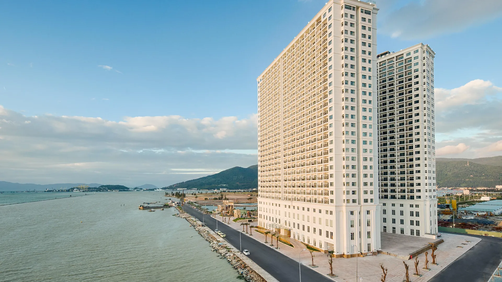 *****  Hotel Wyndham Danang Golden Bay Vietnam