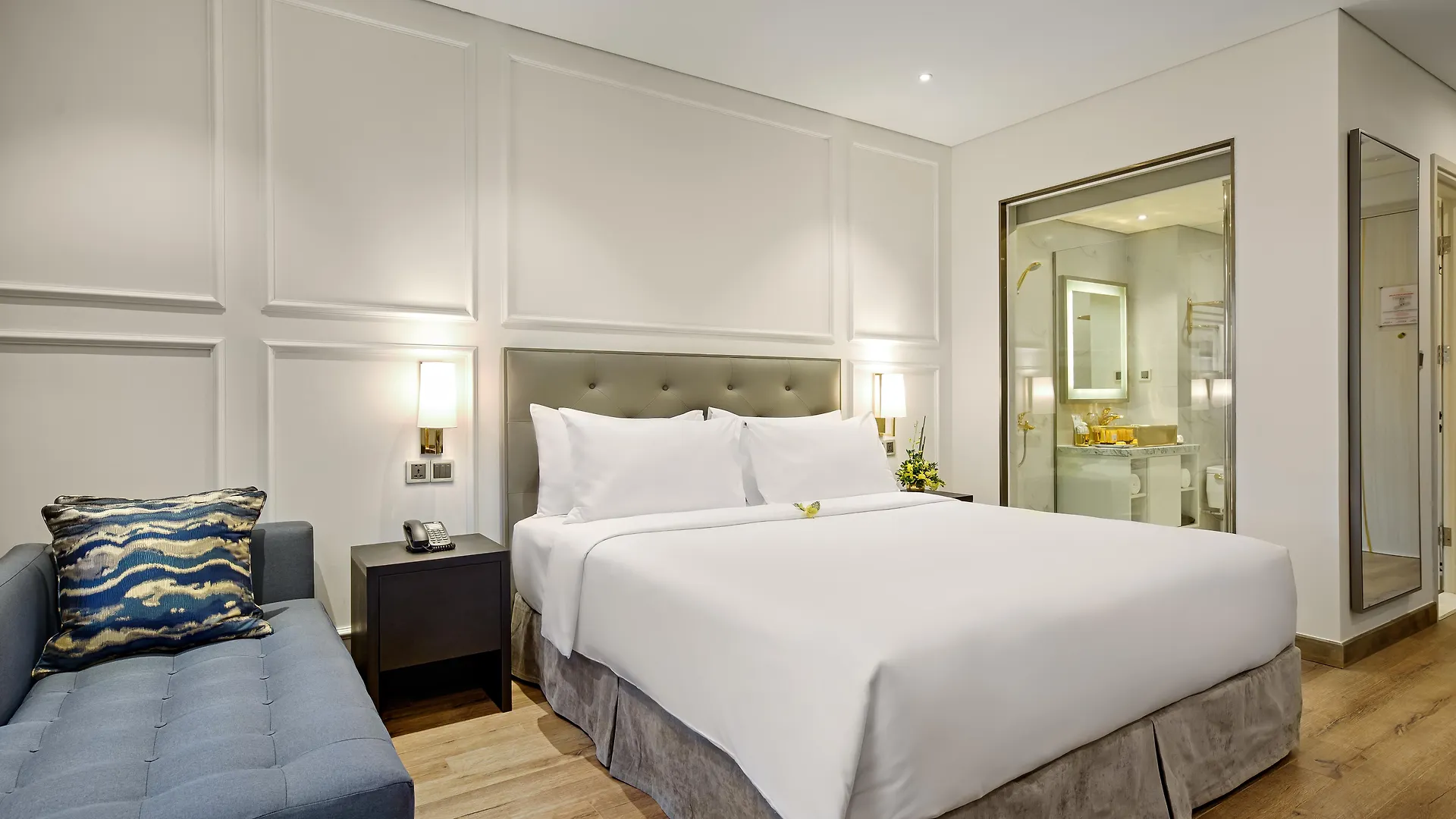 Wyndham Danang Golden Bay Hotel