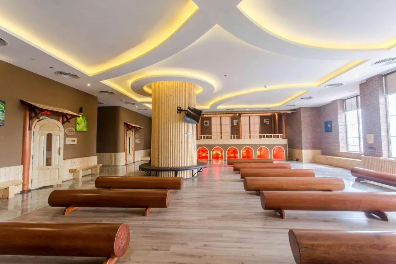 Wyndham Danang Golden Bay Hotel