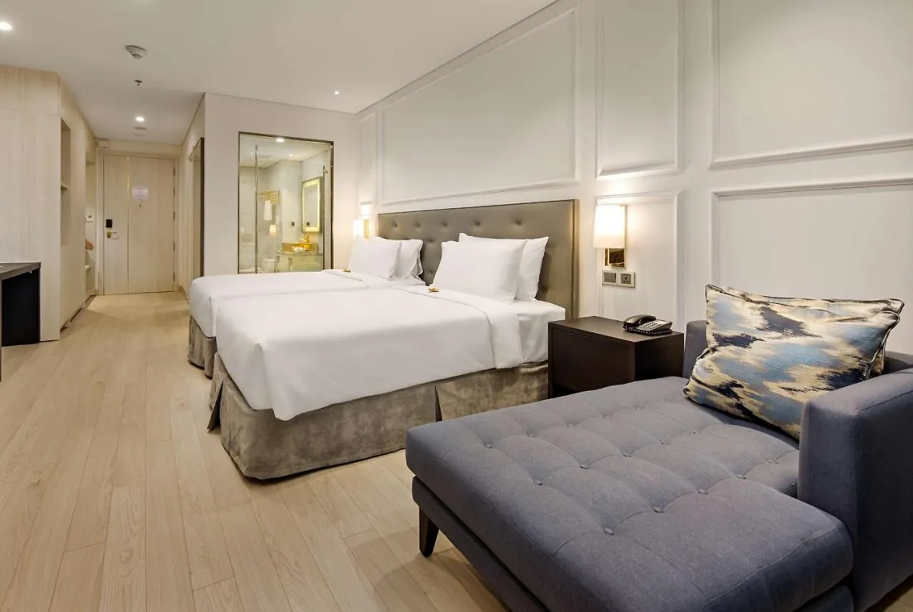 Wyndham Danang Golden Bay Hotel 5*, Da Nang Vietnam